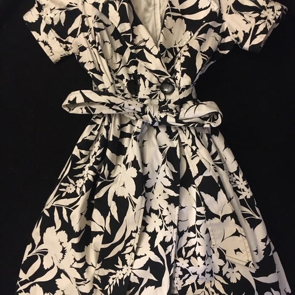 Jacket dress. Black and white print w tie belt - Picture 2 of 6